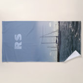 Segelboote mit (oder ohne) Ihren Initial(en) Strandtuch (Vorderseite)