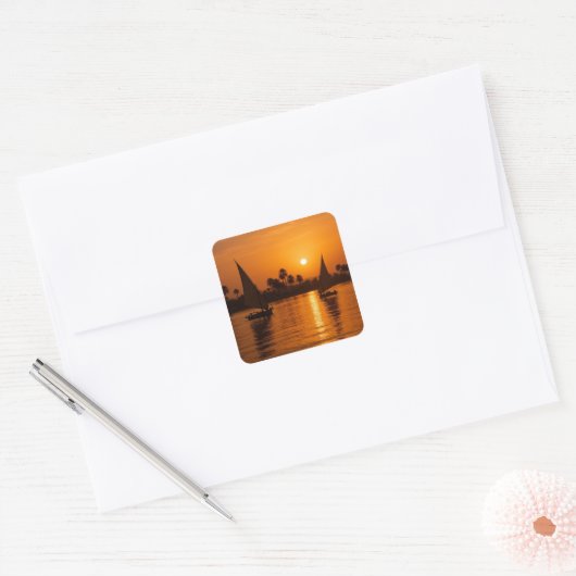 Segelboote Nil Ägyptische Sonnenuntergang Kunst Quadratischer Aufkleber (Umschlag)