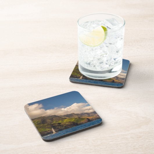 Segeln auf dem Untersetzer an der Küste Set (Rechte Seite)