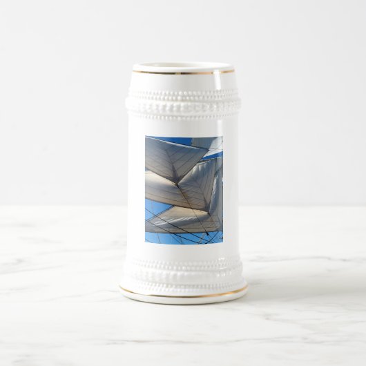 Segeln auf einem Stein Bierglas (Mittel)
