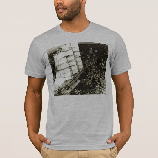 Segeln durch die Unkräuter T-Shirt (Vorderseite)