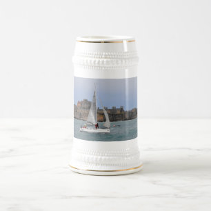 Segeln in den Hafen von St Helier Bierglas