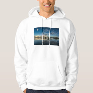 Segeln nahe Iquitos Hoodie