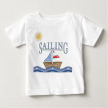 Segeln - Niedliches Segelboot auf dem Wasser