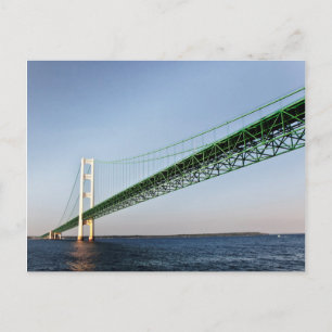 Segeln unter der Mackinac-Brücke Postkarte