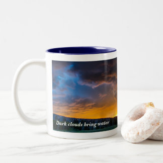 Segnungen des Sturms Zweifarbige Tasse