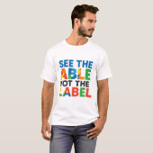 Sehen Sie sich das Labelpuzzle nicht an. T-Shirt (Vorne ganz)