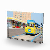 Sehen Sie sich das Straßenbahnauto bitte an. Fotoblock (Rechts)