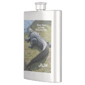 Sehen Sie sich den Alligator mit den Initials Ever Flachmann (Links)