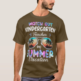 Sehen Sie sich den Kindergartenlehrer im Sommer an T-Shirt