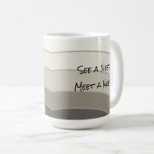 Sehen Sie sich eine Tasse zum Kaffee an (VorderseiteRechts)