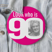 Sehen Sie, wer 90 Foto rosa ist Button (Beispiel)