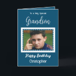 Sehr besondere Grandson Foto Ozeanblau Geburtstag Karte<br><div class="desc">Für einen ganz besonderen Enkel. Herzlichen Glückwunsch zum Geburtstag. Fügen Sie einen Namen und ein Foto hinzu. Blau und Weiß des Ozeans.</div>