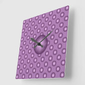 Sehr Lavender Polka Dot Quadratische Wanduhr (Winkel)