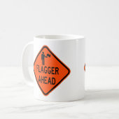 Sehr lustige klassische Flagger vor dem Sign Coffe Kaffeetasse (Vorderseite Links)