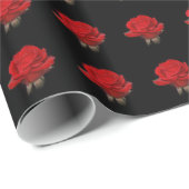 Sehr Rote Rose auf Schwarzem Geschenkpapier (Rolleneckpunkt)