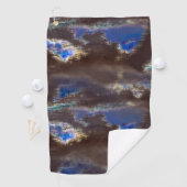 Sehr rustikale dunkle Wolken mit tropfender Versch Golfhandtuch (Insitu)