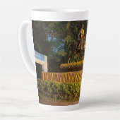 Sehr schönes Design auf Milchtasse (Linke Ecke)