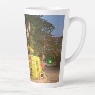 Sehr schönes Design auf Milchtasse