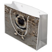 Sehr schwerer Mops Große Geschenktüte (Rückseite Schrägansicht)