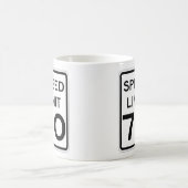 Sehr Spaß 70 MPH Road Sign Coffee Cup Kaffeetasse (Mittel)