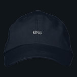 Sehr starke und fette King Text Hats Zubehör Bestickte Baseballkappe<br><div class="desc">Diese Marinekappe mit "King" bestickt auf der Vorderseite ist für diejenigen,  die Liebe zu stechen. Aus hochwertiger Baumwolle hergestellt,  ist es sowohl haltbar als auch stilvoll.</div>