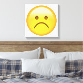 Sehr traurig - Emoji Leinwanddruck (Insitu (Schlafzimmer))