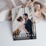 SEHR VERHEIRATET | WeihnachtsWeihnachten Postkarte<br><div class="desc">Modernes Foto-Overlay-Design mit personalisiertem Text.</div>