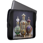 Sehr Verzierte Barockflaschen Laptopschutzhülle (Vorne Rechts)