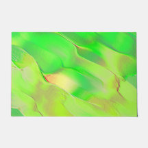 Sehr wenig in lebhaftem und altem Grün gehaucht