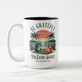 Sei dankbar für jeden Sonnenuntergang Zweifarbige Tasse