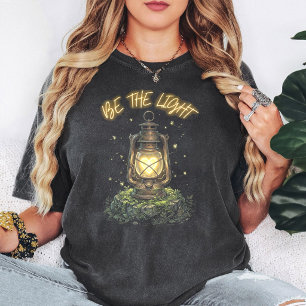 Sei das Licht Vintage-Laterne Herz Glühwürmchen T-Shirt