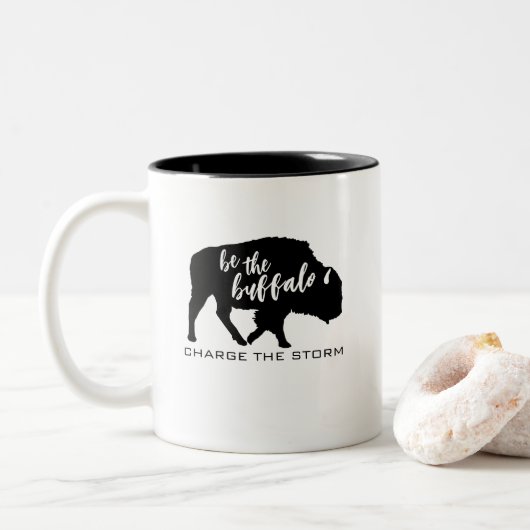 Sei die Buffalo-Silhouette Zweifarbige Tasse (Mit Donut)