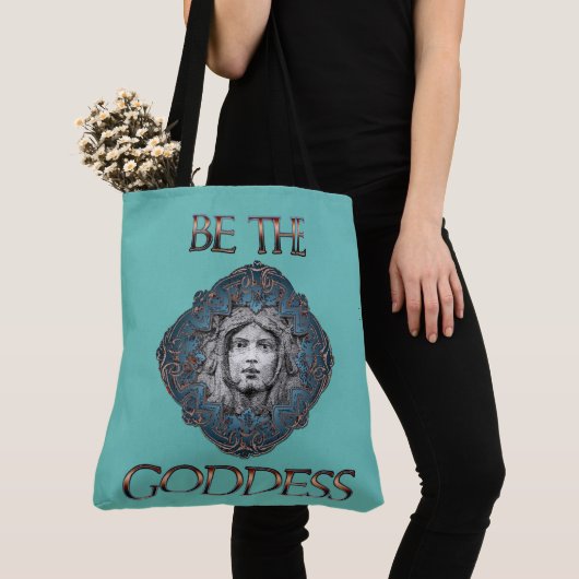 Sei die Göttin Tasche (Von Nahem)