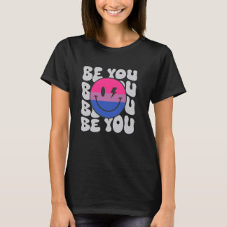 Sei du Groovy Smile Face Hippie LGBTQ Bisexual Pri T-Shirt