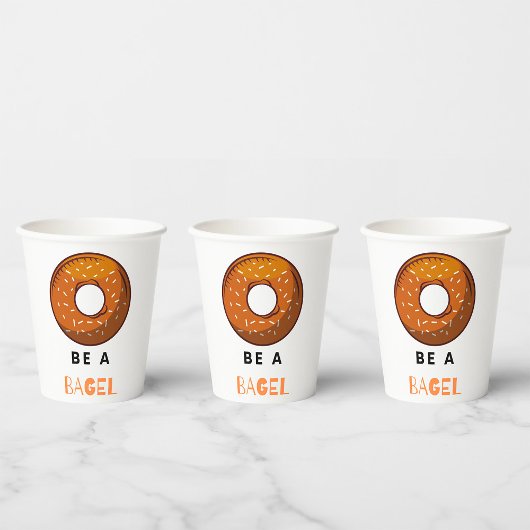 Sei ein Bagel Funny Food Pub Bagel Lover Design Pappbecher