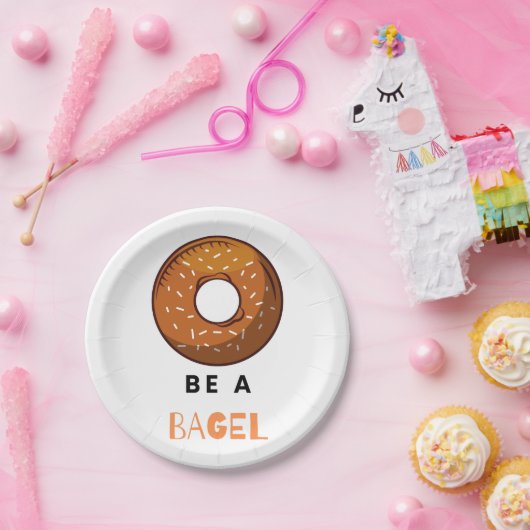 Sei ein Bagel Funny Food Pub Bagel Lover Design Pappteller (Party)