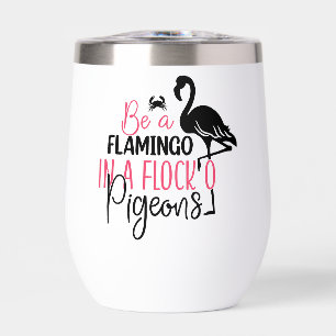 Sei ein Flamingo in einer Flock von Tauben-27308