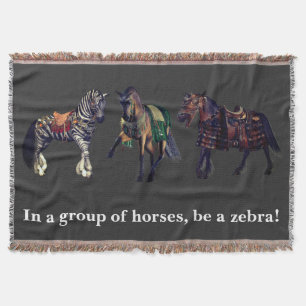 Sei ein Zebra in einer Gruppe von Pferden! Decke