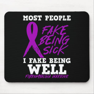 Sei Fake gut. Lila Fibromyalgie Mousepad