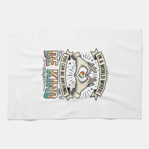 Sei freundlich Regenbogen Herz Hände Vintage-Shirt Geschirrtuch