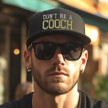 Sei kein Chooch Funny East Coast Italienisch Bestickte Baseballkappe<br><div class="desc">Die schwarze Baseballkappe mit der bestickten "Don't be a" in grau und "Chooch" in lebendigem Grün ist ein humorvolles und kulturell bedeutsames Accessoire für die Italiener an der Ostküste. "Chooch" ist ein spielerischer Begriff im italienisch-amerikanischen Lexikon und bezieht sich auf jemanden, der etwas dumm oder ahnungslos ist. Diese Kappe, wenn...</div>