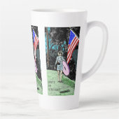 Sei kein Tourist, Kaffee, Tasse (Rechts)