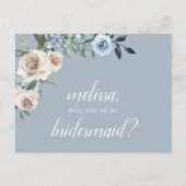 Sei meine Bridesmaid Dusty Blue Beige Blume Boho I Einladungspostkarte (Vorderseite)