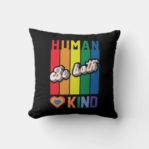 Sei menschlich und freundlich – Vintage Regenbogen Kissen