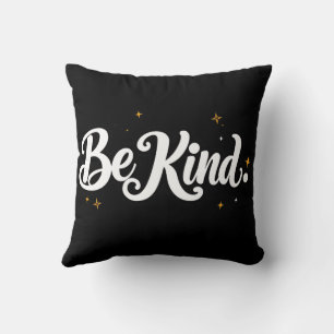 "Sei nett"-Kalligrafie-T-Shirt - minimalistisches  Kissen
