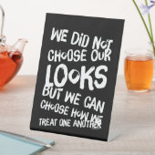 Sei nett sockelschild (In Situ)