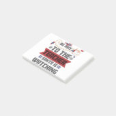 Sei nett zu dem Lehrer, den der Weihnachtsmann dem Post-it Klebezettel (angewinkelt)