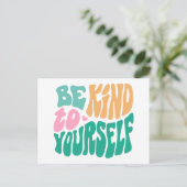 Sei nett zu dir selbst Typografie Postkarte (Stehend Vorderseite)