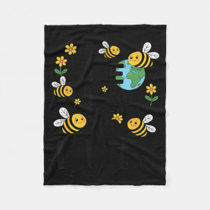 Sei nett zur Erde - süße Bienen Blumen Planet Kind Fleecedecke